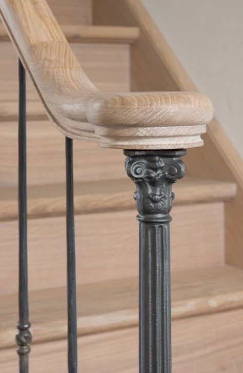 Staircase Interior Design, Stair Rails, Handrail Design, Stair Railing Design, Staircase Makeover, Stair Railings, Stairway Design, Staircase Ideas, Staircase Railings