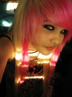 pink hair Ambrehhh Is Dead, Amber Katelyn Beale, Emo Scene Aesthetic, Emo Bangs, Emo Scene Girls, Emo People, 2000s Scene, Scene Aesthetic, Emo Scene Hair