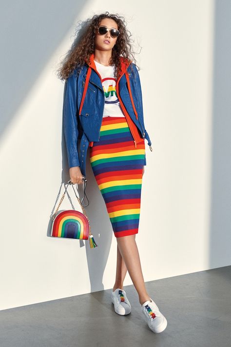 Pride Parade Outfit, Rock Hairstyles, Rainbow Skirt, Rainbow Outfit, Hoodie Logo, Rainbow Fashion, Beauty Collection, Handbags Michael Kors, Moto Jacket