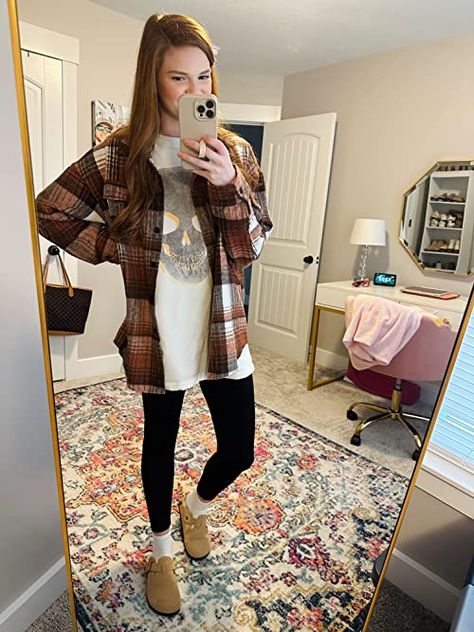 Clog Outfit Leggings, Clog Mules Outfit, Womens Clogs Outfits, Outfits With Clogs Fall, Outfit With Clogs, Clog Outfit Fall, Mule Outfits Women, Clogs Outfit Winter, How To Style Clogs