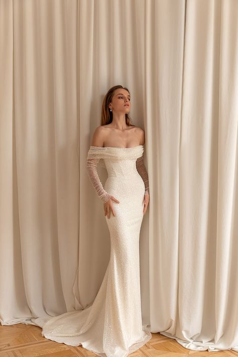 Off White Bride Dress, Form Fotting Wedding Dress, Cow Neck Back Wedding Dress, Wedding Ring Sleeve, Theia Couture Wedding Dress, Loho Bride Dress, Long Sleeves White Dress, Loft Wedding Dress, Column Style Wedding Dress