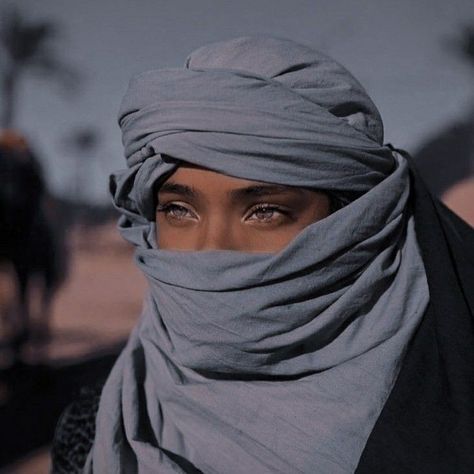 Arabian Nights Aesthetic, Desert Aesthetic, Arabian Night, Arabian Women, Arab Culture, Arabian Beauty, Arabian Beauty Women, Arab Beauty, Arab Women