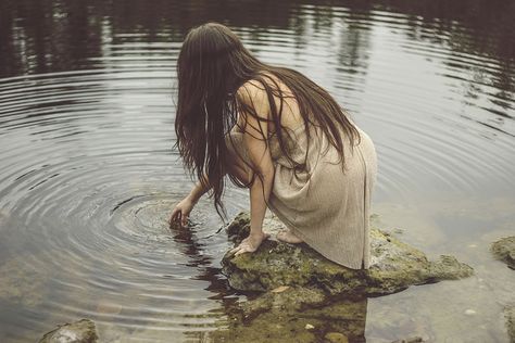 Water Nymphs, Portrait Photos, Southern Gothic, Forest Fairy, Nature Aesthetic, Photography Inspo, Art Reference Photos, Aesthetic Photo, Pretty Pictures