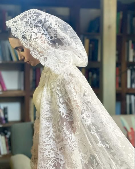 lily collins Romanian Wedding, Wedding Cloak, Bride Dress Simple, Formal Clothes, Cape Wedding Dress, Crazy Eyes, Wedding Cape, Bridal Cape, Dream Wedding Ideas Dresses