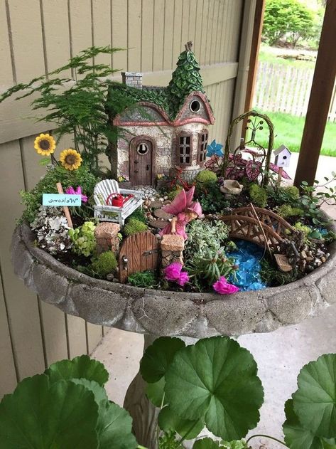 Cool 30+ Perfect Fairy Garden Ideas To Inspire Your Mini Garden Fairy Garden Design Ideas, Miniature Garden Design, Large Fairy Garden, Fairy Garden Pots, Indoor Fairy Gardens, Fairy Garden Ideas, Fairy Garden Plants, Fairy Garden Designs, Fairy Garden Crafts