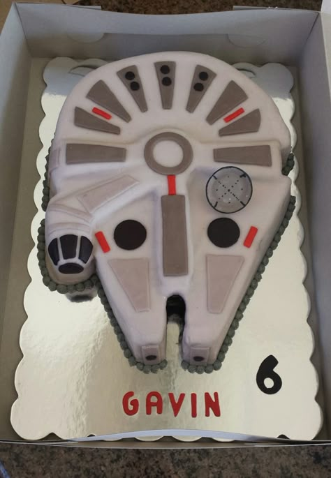 Millenium Falcon Cake Just made this cake for my first cake customer. I could have spent so much more time on it adding more & more... Millenium Falcon Cake, Millennium Falcon Cake, Falcons Cake, Cub Scout Cake, Lego Star Wars Birthday, Castle Birthday Cakes, Star Wars Birthday Cake, Star Wars Food, Wedding Cake Cookies