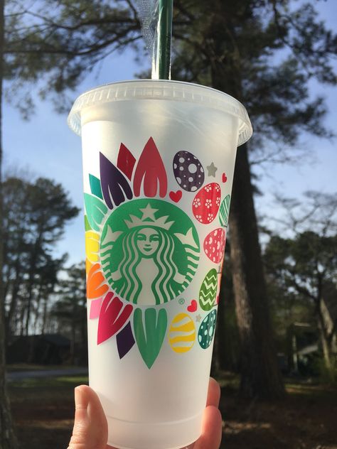 Say Happy Easter with this adorable Starbucks Cold Cup. This 24 ounce cup can be reused over and over again. Perfect for any age and perfect for Easter. This is made with Oracal 651 vinyl and is to be handwashed only. Thanks for your support. Check out my other items and find your perfect gift today! https://www.etsy.com/shop/PineappleandPopcorn All items are handmade with love. No two items will look exactly the same. * Color of vinyl may slightly be different based on supplies. * Starbucks Cup Gift Ideas, Starbucks Gift Ideas, Starbucks Personalized Cups, Sunflower Starbucks Cup, Cups Starbucks, Diy Starbucks, Easter Cups, Cup Diy, Tumblr Cup