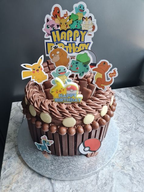 Pokemon Chocolate Cake, Chocolate Pokemon Cake, Pokemon Cake Buttercream, Birthday Cake Ideas Chocolate, Pokemon Chocolate, Cake Ideas Chocolate, Chocolate Explosion Cake, Explosion Cake, Pokemon Birthday Cake