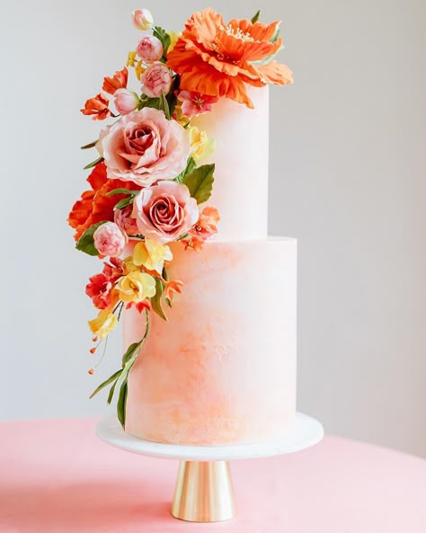 Pink Peach Wedding Cake Peach Wedding Cake Elegant, Wedding Cake Colorful Flowers, Peach Colour Cake, Peach Color Cake, Pink Orange Wedding Cake, Sunset Wedding Cake, Wedding Cake Coral, Cakes Illustration, Pink Peach Wedding