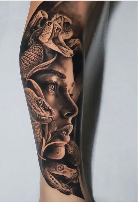 Medusa Tattoo Design Realism, Snake Tattoo Design Arm, Medusa Portrait Tattoo, Madussa Tattoo Design, Madussa Tattoo, Tattoo Medusa, Yuumei Art, Carcase Iphone, Greek God Tattoo