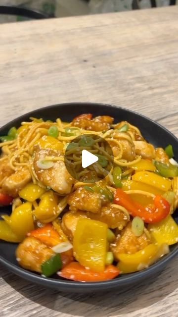 Joe Wicks on Instagram: "Wow 🤩 This is honestly one of the most banging recipes l’ve ever made 👌😍 It’s my honey ginger chicken stir fry… would you try this one? Coat the chicken in corn flour. The sauce is garlic, ginger, honey, soy sauce, sesame oil, ketchup and sesame seeds 👌 Please tag your mates if you enjoy my recipes 🙏🙏" Ginger Chicken Stir Fry, Honey Ginger Chicken, Tastiest Recipes, Chipotle Pasta, Wok Recipes, Ginger Honey, Joe Wicks, Honey Ginger, Body Coach