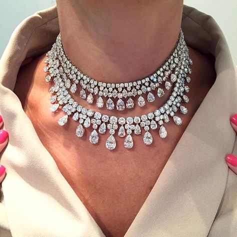 Katherine Domyan’s two Harry Winston diamond necklaces modeled as she sometimes wore them, layered together. Photo Harry Winston Diamond Necklace, Harry Winston Necklace, Harry Winston Diamond, Diamond Necklace Designs, Diamond Necklace Set, Solitaire Pendant Necklace, Diamond Jewelry Necklace, Harry Winston, Women's Jewelry Sets