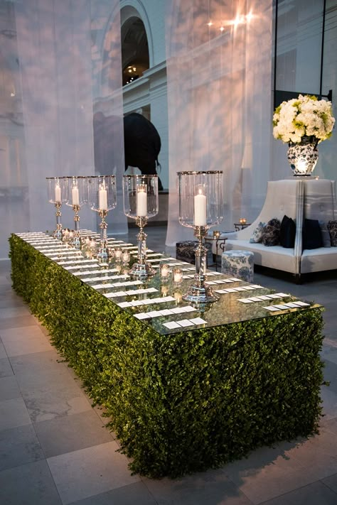 Gala Event Decor Inspiration, Flower Event Decoration, House Event Decor, Greenery Decor Party, Event Design Inspiration Decor, High End Party Decor, Event Dinner Ideas, Wedding 2023 Decor, Launch Event Decor