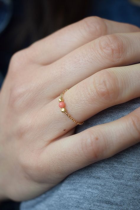 Tiny Diamond Necklace, Gold Nugget Ring, Petite Ring, Black Onyx Necklace, Gold Leaf Earrings, Zierlicher Ring, Coral Ring, Onyx Necklace, Coral And Gold