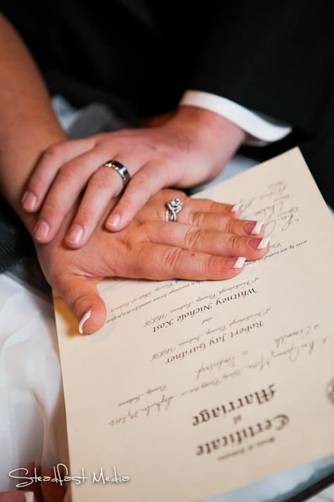 Cute wedding pic of marriage license Marriage Ceremony Photos, Wedding License Pictures, Court Wedding Photo Ideas, Marriage License Display, Court Marriage Photoshoot, Signing Wedding License Photo, Elopement Pictures Casual, Court Wedding Photography, Marriage License Photo Ideas