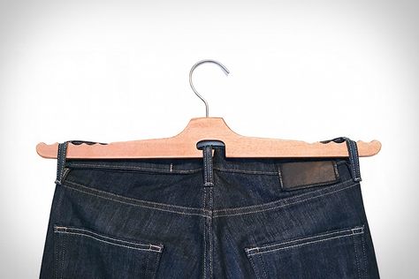 Jean Hanger: "Drying your jeans isn't good for them. Folding them causes wrinkles and creases. The Jean Hanger takes care of both problems, supporting your precious denim while letting them hang dry and giving them the same importance as your shirts and..." Diy Pants, Unique Jeans, Hanger Diy, Pant Hangers, Hanger Design, Design Career, All Jeans, Laundry Products, Clothes Hanger