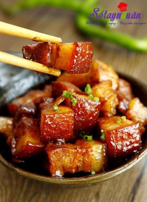 Thit Kho Recipe, Braised Pork Belly, Pork Belly Recipes, Food Photoshoot, Vietnamese Cuisine, Braised Pork, Weeknight Dinner Recipe, Pork Dishes, Asian Cooking