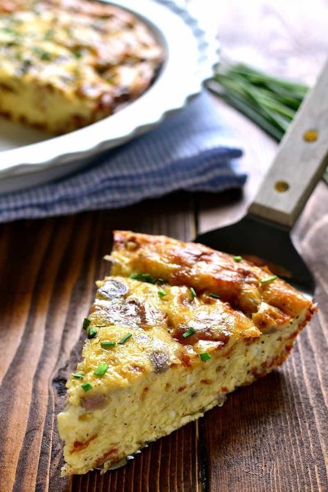 Crustless Quiche Lorraine Crustless Quiche Lorraine, Easy Meal Plan, Quiche Lorraine Recipe, The Girl Who Ate Everything, Breakfast Quiche Recipes, Quiche Recipes Easy, Breakfast Quiche, Easy Meal Plans, Crustless Quiche