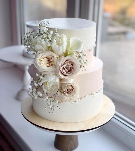 Vintage Pasta, Bridesmaids Luncheon, Pretty Wedding Cakes, Elegant Birthday Cakes, Classic Wedding Cake, Floral Wedding Cakes, Simple Wedding Cake, Cake Decorating Designs, Modern Wedding Cake