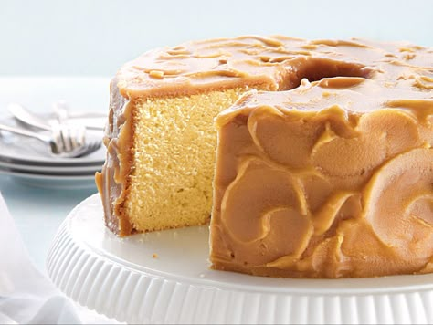 Caramel-Frosted Pound Cake Recipe - Southern Living Caramel Pound Cake, Southern Cake, Caramel Icing, Dessert Spread, Pound Cake Recipe, Caramel Frosting, Brownie Desserts, Caramel Cake, Oreo Dessert