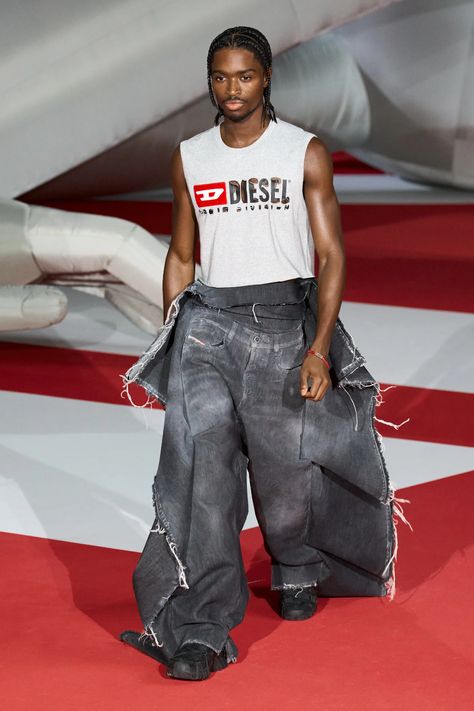 Diesel Spring 2023 Ready-to-Wear Collection | Vogue Diesel Spring 2023, Glenn Martens, Diesel Fashion, Spring 2023 Ready To Wear, 2023 Ready To Wear Collection, Diesel Denim, Denim Projects, 2023 Ready To Wear, Street Fashion Men Streetwear