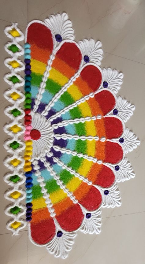 Rangoli Designs Laxmi, Temple Decor, Rangoli Border, Simple Rangoli Border Designs, Rangoli Borders, Small Rangoli, Rangoli Designs Flower, Small Rangoli Design, Rangoli Border Designs