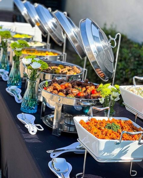 Buffet Presentation, Wedding Buffet Food, Buffet Set Up, Catering Table, Lake House Food, Food Set Up, Catering Food Displays, Boat Food Ideas, Catering Buffet