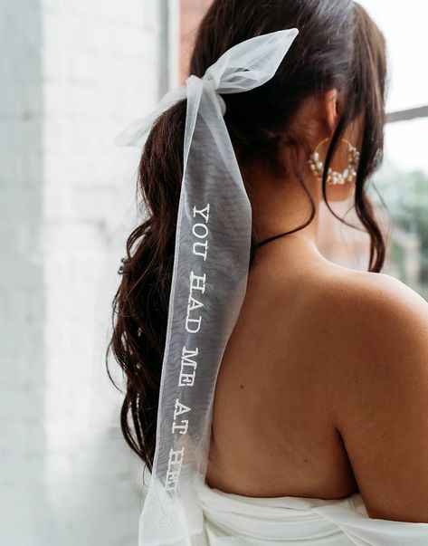 Rebecca Anne Designs: Embroidered Wedding Veils | Love My Dress Wedding Directory Modern Veil, Wedding Flower Trends, Wedding Pets, Rock My Wedding, Hair Ribbon, Embroidered Wedding, Big Wedding, Monique Lhuillier, Bride Style