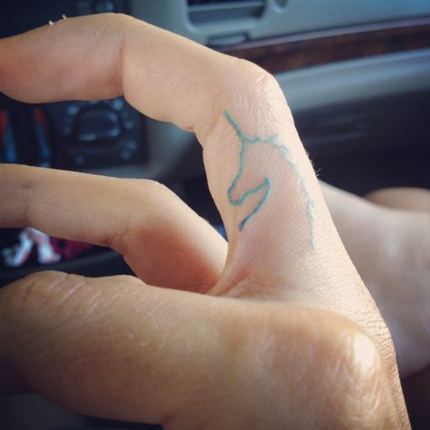 I love unicorns and I always make my hand into a horse the middle finger as the neck and head. So I thought, might as well make it legit. Unicorn Tattoo Designs, A Small Tattoo, Tattoo Wall Art, Unicorn Tattoo, Unicorn Tattoos, Horse Tattoo, Subtle Tattoos, Dream Tattoos, Little Tattoos