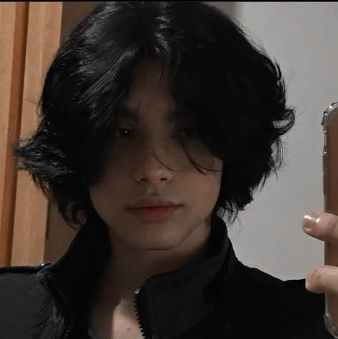 Side Part Boys Haircut, Side Part Hairstyle, Guys With Black Hair, Black Hair Boy, Black Hair Aesthetic, Boys Haircut, Side Part Hairstyles, Jet Black Hair, Black Curly Hair