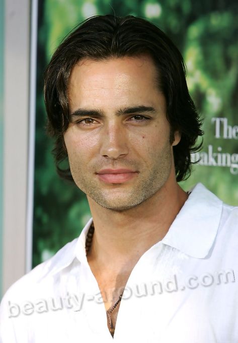 Prettiest Women, Victor Webster, People Of Interest, Hollywood Actors, Male Celebrities, It's Raining, Most Handsome Men, Favorite Actors, Actor Photo