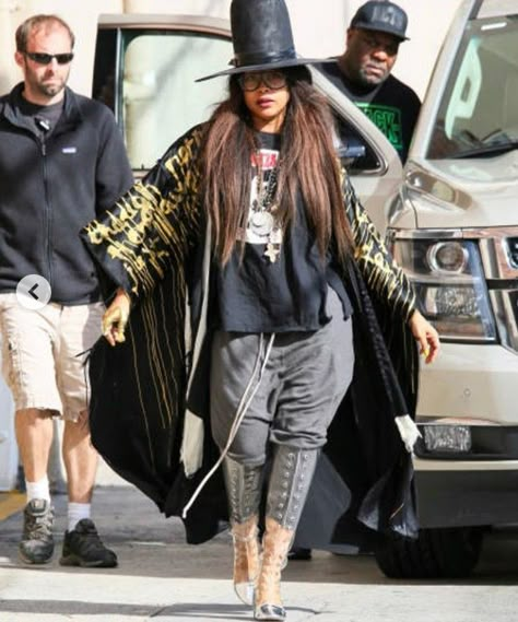 Erika Badu Style, Badu Aesthetic, Afro Bohemian Style, Erika Badu, Boho Winter Fashion, Erykah Badu Style, Eryka Badu, Hippy Aesthetic, Afrocentric Style