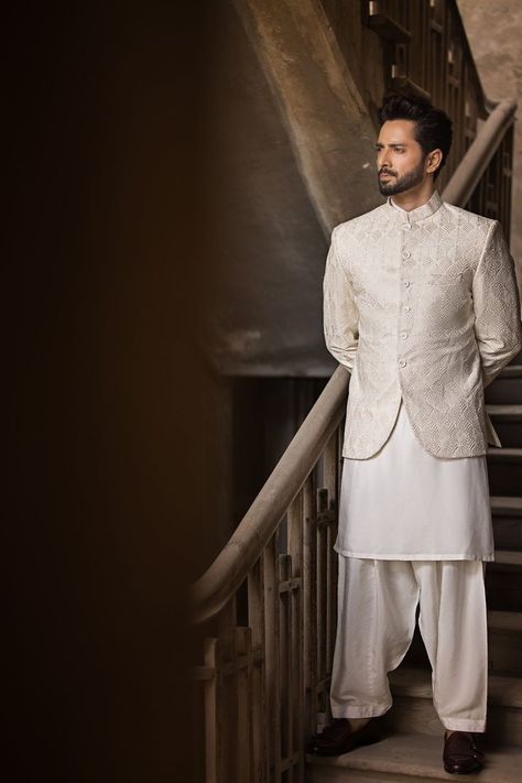 Hoorain Shaikh Nikah Men Outfit, Nikah Dress Men, White Wedding Kurta For Men, Men’s Nikkah Outfit, Men Nikah Outfit, Mens Nikkah Outfit Pakistani, Men Sherwani Wedding Pakistani, Nikkah Dress For Men, Pakistani Wedding Outfits Men