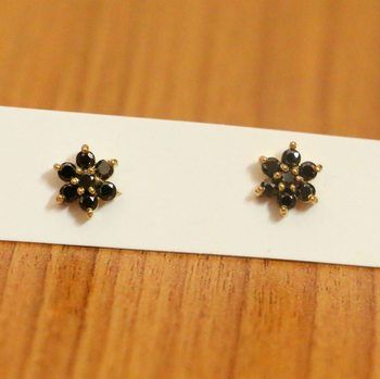 Black Beaded Earrings Gold, Stone Studs Earrings Gold Indian, Black Stone Necklace Gold, Black Beads Earrings Gold, Black Bead Earrings Gold, Black Beads Ear Rings Gold, Black Stone Earrings Gold, Piercing Styling, Small Earrings Gold