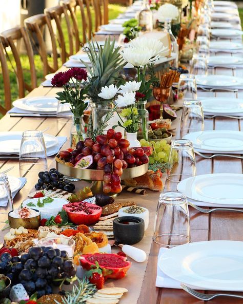 Harvest Table Food, Harvest Table Ideas, Outdoor Harvest Table, Table Food Ideas, Grazing Table Ideas, Harvest Tables, Grazing Table, Table Food, Harvest Table