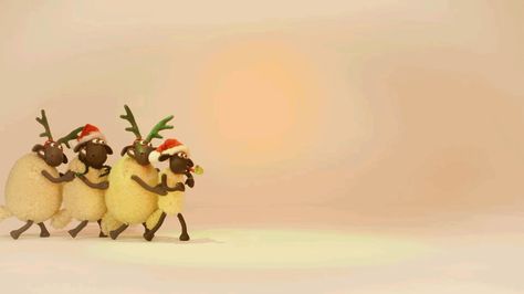 . Sheep Dancing, Gif Christmas, Fleece Navidad, Sheep Christmas, Christmas Sheep, Aardman Animations, Shaun The Sheep, Image Chat, Dancing Gif