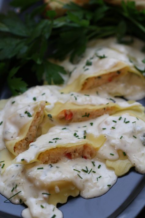 Lobster Ravioli With Alfredo Sauce, Crab And Lobster Ravioli, Lobster Stuffed Ravioli, Crab Ravioli Sauce, Crab Ravioli Recipe, Homemade Lobster Ravioli, Lobster Ravioli Sauce, Crab Alfredo, Crab Ravioli