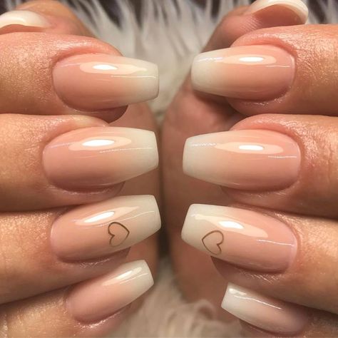 Little Heart On Nails Perfect For Working Women Professional Nails For Work Business, Work Nails Professional, Professional Nails For Work, Office Nails Professional, Work Appropriate Nails, Professional Nail Designs, Business Nails, Smart Work, Gel Nails At Home