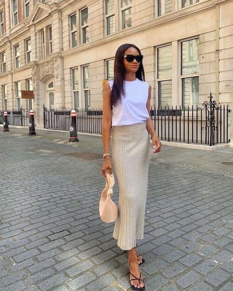 What To Wear With Long Skirts Without Looking Frumpy [2023]: 80+ Stylish Long Skirt Outfits & Maxi Skirt Outfits Skirt Outfits Maxi, Outfits Maxi Skirt, Paris Spring Outfit, Long Black Pencil Skirt, Simple Spring Outfits, Long Floral Skirt, Skirts Outfits, Long Skirt Summer, Parisian Women