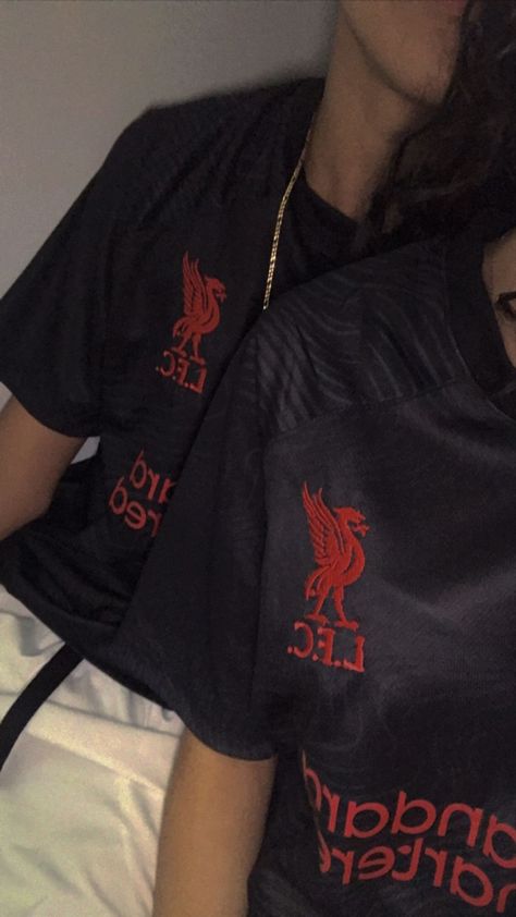 Lfc Aesthetic, Liverpool Fc Aesthetic, Liverpool Pfp, Liverpool Girl, Liverpool Football Team, Football Couple, Liverpool Women, Liverpool Girls, Liverpool Fc Team