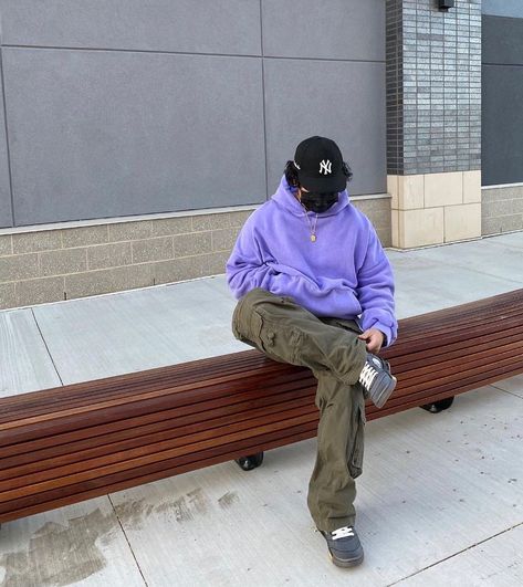 oversized outfit💜 Oversized Hoodie Outfit Men, Purple Shoes Outfit, Oversized Outfit Men, Kanye West Hoodie, Tyler Fashion, Hoodie Outfit Aesthetic, Sweatshirt Outfit Men, Oversized Hoodie Outfit, Hoodie Season