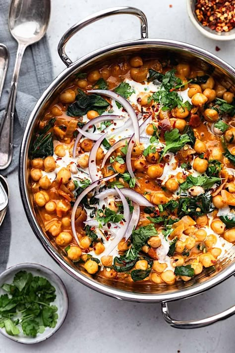 Chickpea And Spinach, Creamy Chickpea, Chickpea Spinach, Chickpea And Spinach Curry, Spinach Curry, Chickpea Recipes, Chickpea Curry, God Mat, Krispy Kreme