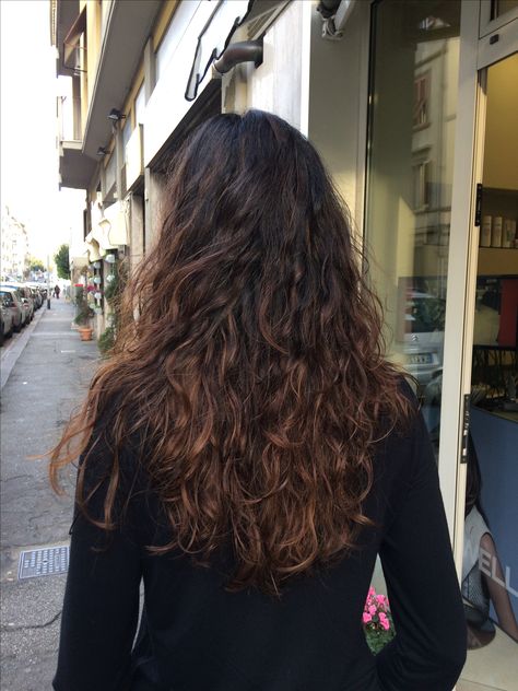 Long Wavy Hair Natural, Brown Wavy Hair, Wavy Haircuts, Natural Wavy Hair, Wavy Curly Hair, Long Brown Hair, Long Wavy Hair, Good Hair Day, Hair Inspo Color