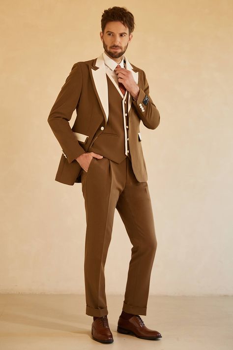 The men suit will make a statement! Our crisp brown color will pop in photos and was designed with the trendy bridal party in mind. Perfect for a wedding, a night out, and all day at the office. Crafted from wrinkle-resistant poly-viscose blend fabric, our suit is a subtle fashion-forward take on a traditional tailorin Champagne Prom Dress Mermaid, Brown Suits For Men, Subtle Fashion, Unique Homecoming Dresses, Shotgun Wedding, Chelsea Wedding, Black Suit Wedding, Sophisticated Outfits, Brown Suits