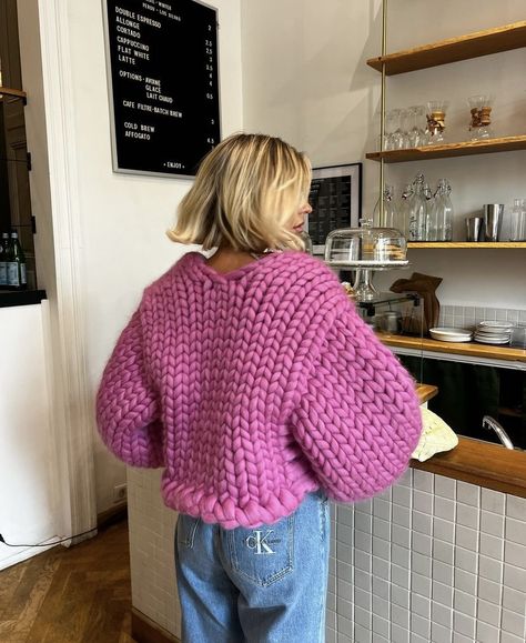 Hope Macaulay, Shotting Photo, Lazy Day Outfit, Aesthetic Winter, Crochet Winter, Boyfriend Denim, Turtle Neck Sweater, Chunky Cardigan, Cardigan Outfits