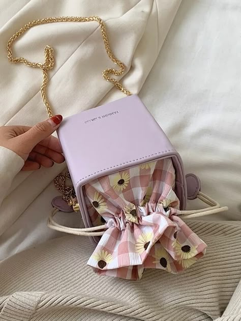 Tas Lv, Cute Mini Backpacks, Kawaii Bags, Tas Bahu, Aesthetic Bags, Mini Box, Girly Bags, Dress Aesthetic, Luxury Purses