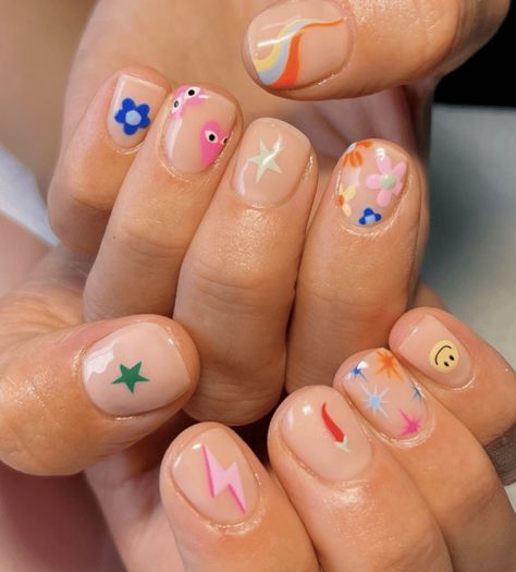 Gel French Manicure, Short Gel Nails, Summery Nails, Minimal Nails, Short Nails Art, Cute Gel Nails, Short Nail Designs, Neon Nails, Minimalist Nails