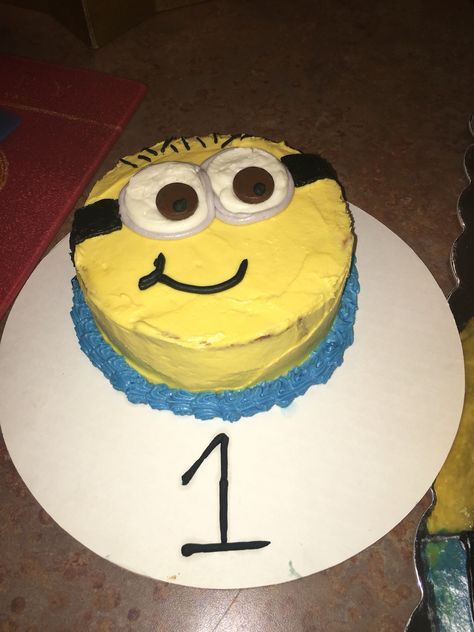 Minion smash cake Minion Birthday Cake, Minions Party, Minion Birthday Party, Party Like Its 1999, Minion Cake, Minion Birthday, Minion Party, Birthday Stuff, Cupcake Ideas