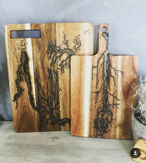 In this article, we review some cool ideas of Lichtenberg wood burning.  The base of these ideas is the creation of schemes like thunder or tree on the wood, known as the Lichtenberg designs.  Lichtenberg design is very cool and has a lot of fans.  If you have not heard anything about this art or you’re looking for ideas on how to use this art, do not miss this. Electrifying Wood Diy, Wood Burning With Electricity, Best Wood Burning Tool, Burning Wood With Electricity, Lichtenberg Wood Burning, Wood Burning Tools, Fractal Wood, Burnt Wood Finish, Fractal Burning