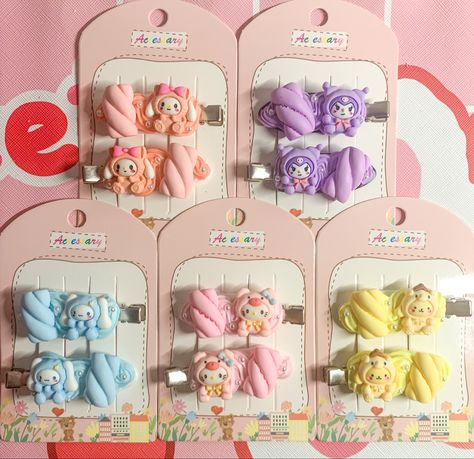 Douyin Accessories, Kawaii Hair Clips Diy, Cream Clip Handmade, Hello Kitty Pompompurin, Decoden Phone Case Pompompurin, Decoden Jewelry, Cream Clip, Sanrio Hair Clip, Cinnamoroll Hello Kitty